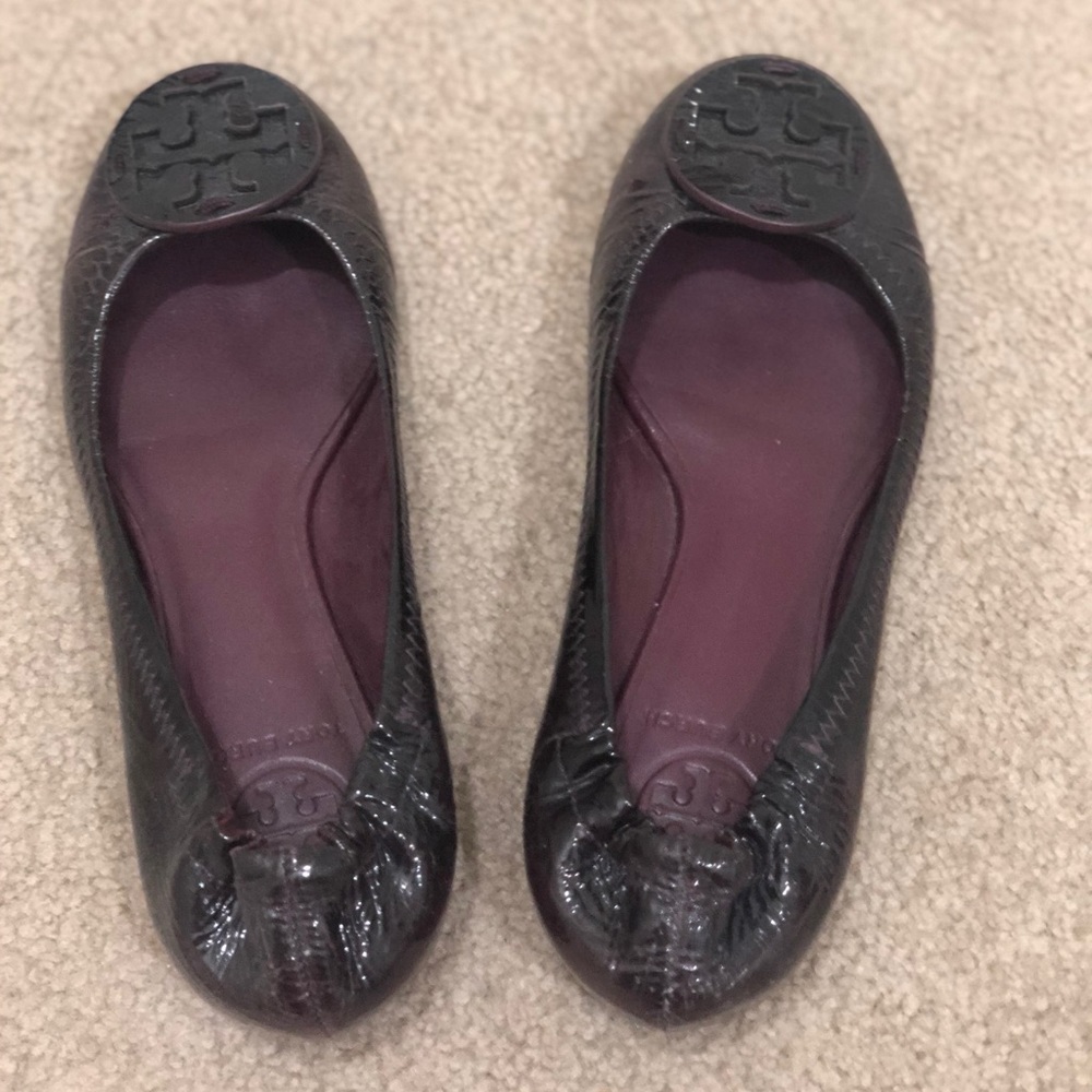 TORY BURCH MINNIE REVA Maroon Patent Leather Logo